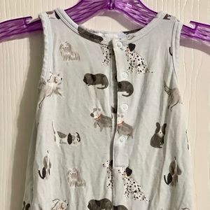 Angle Dear romper with dog print